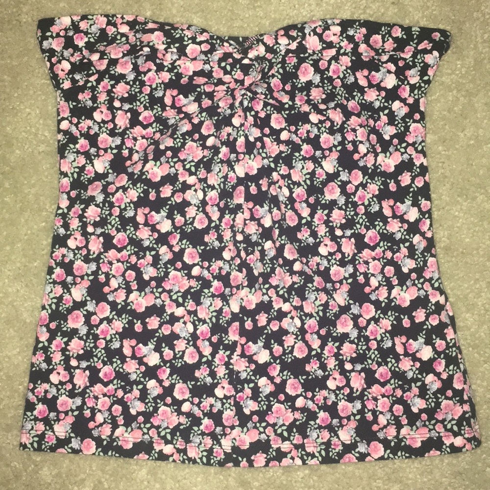 Divided strapless top